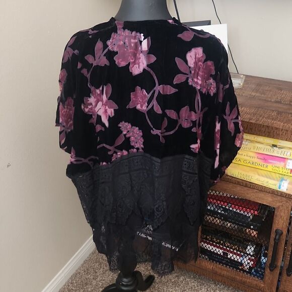 Xhilaration Kimono  - Picture 4 of 8